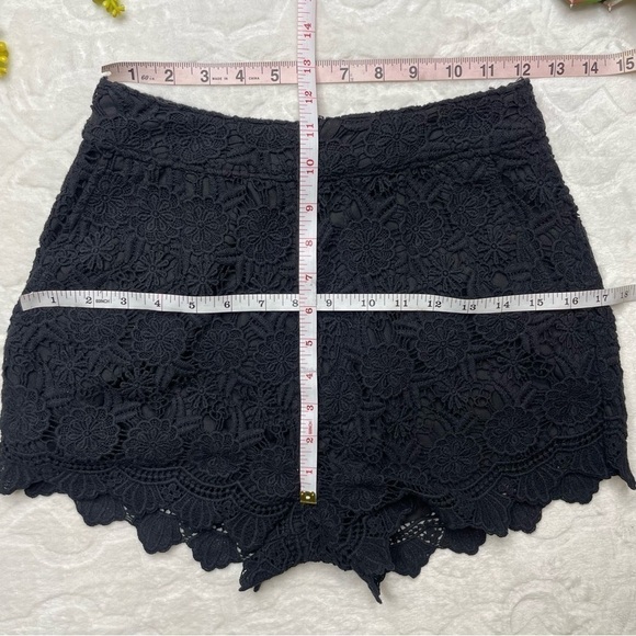 Moussy Floral Lace High Waisted 100% Cotton Shorts in Black Women's 1/ US Small - Picture 13 of 16